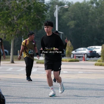 Runner Photo 6803465