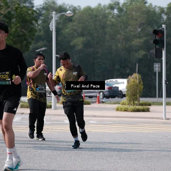 Runner Photo 6803490