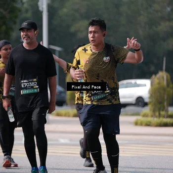Runner Photo 6803685
