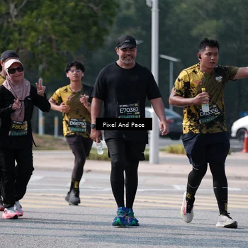 Runner Photo 6803691