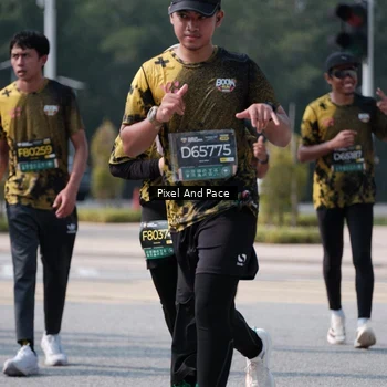 Runner Photo 6804022