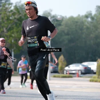 Runner Photo 6804034