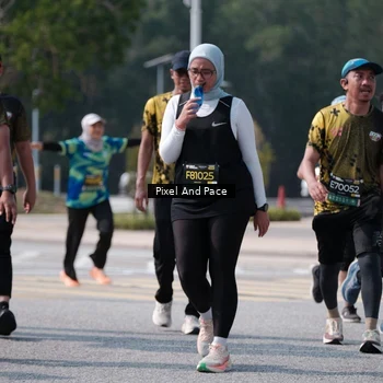 Runner Photo 6804042