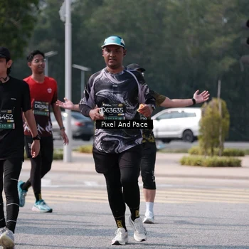 Runner Photo 6804189