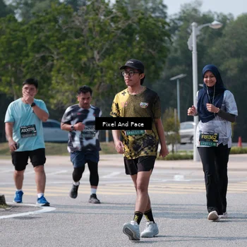 Runner Photo 6804431