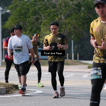 Runner Photo 6805705