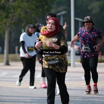 Runner Photo 6805975