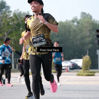 Runner Photo 6806077
