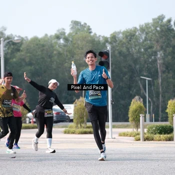 Runner Photo 6806120