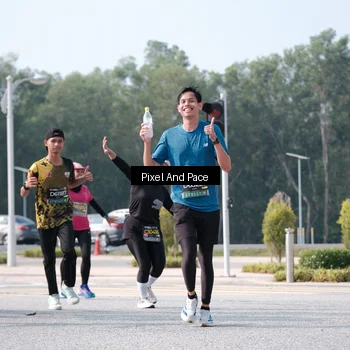 Runner Photo 6806163