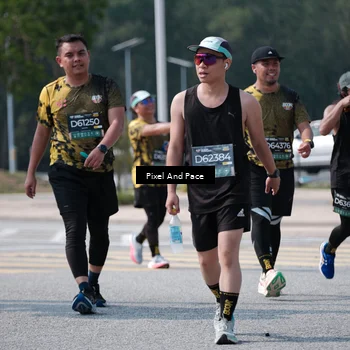 Runner Photo 6806177