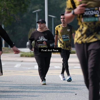Runner Photo 6806230