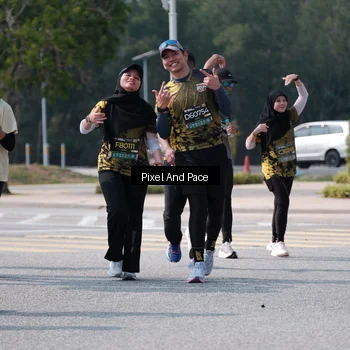 Runner Photo 6806264