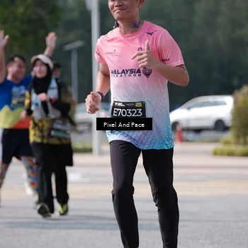 Runner Photo 6806404