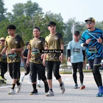 Runner Photo 6806715
