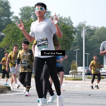 Runner Photo 6806993