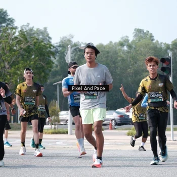 Runner Photo 6807021
