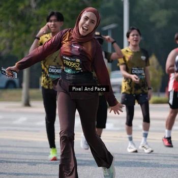 Runner Photo 6807028