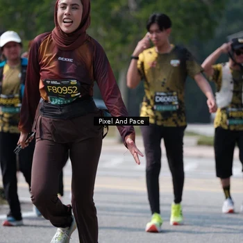 Runner Photo 6807038