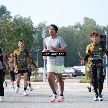 Runner Photo 6807042