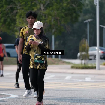 Runner Photo 6807080