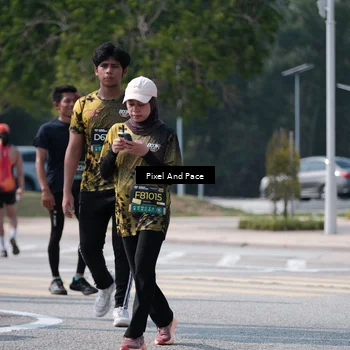 Runner Photo 6807084