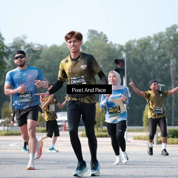 Runner Photo 6807111