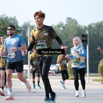 Runner Photo 6807121