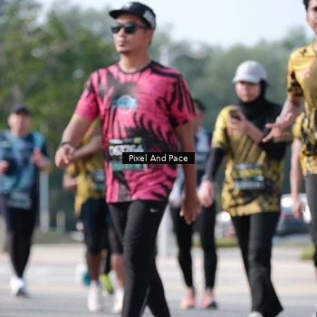 Runner Photo 6807370