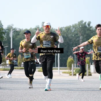 Runner Photo 6807431