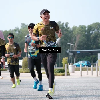 Runner Photo 6807435