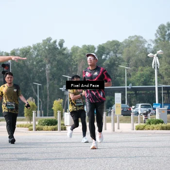 Runner Photo 6807439