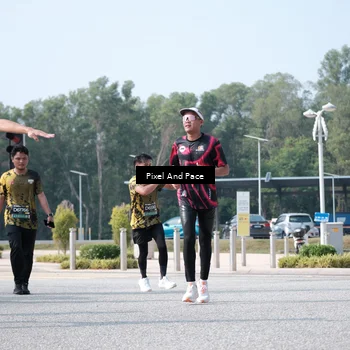 Runner Photo 6807440