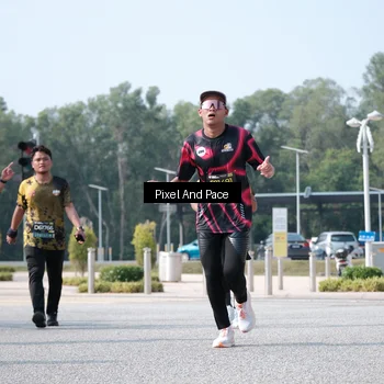 Runner Photo 6807444