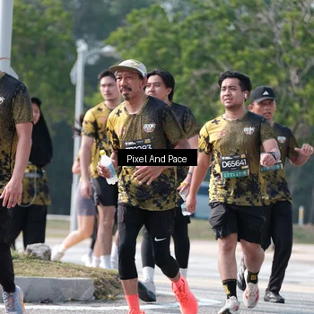 Runner Photo 6807472