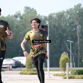 Runner Photo 6807564