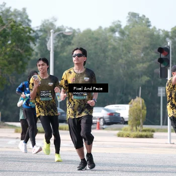 Runner Photo 6807711