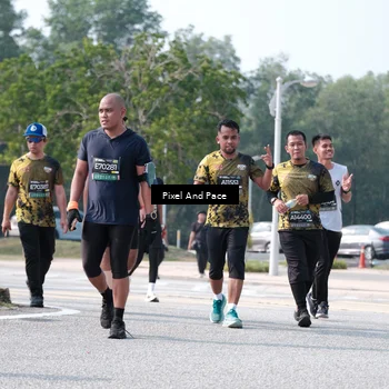 Runner Photo 6807769
