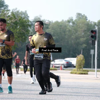 Runner Photo 6807776