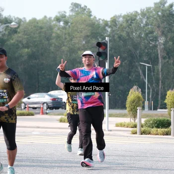 Runner Photo 6808010