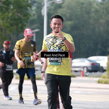 Runner Photo 6808040