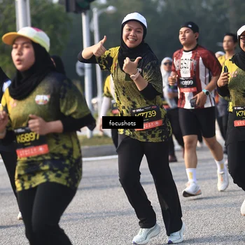 Runner Photo 6810001
