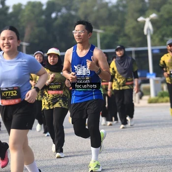 Runner Photo 6810034