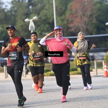 Runner Photo 6810102