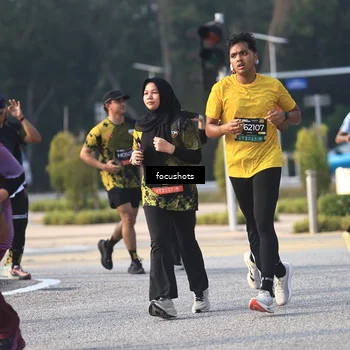 Runner Photo 6810112