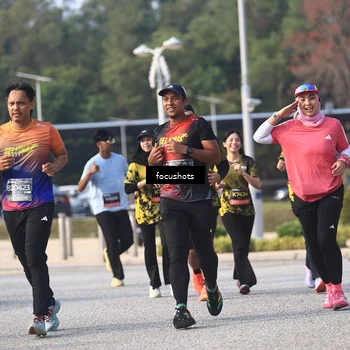Runner Photo 6810125