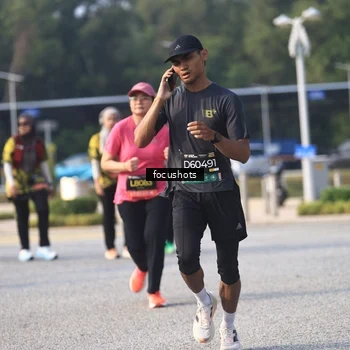 Runner Photo 6810210