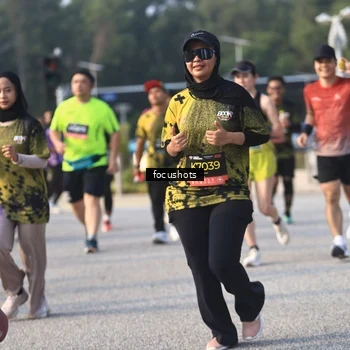 Runner Photo 6810235