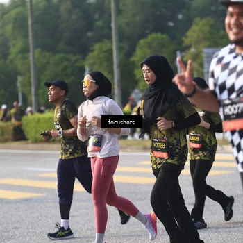 Runner Photo 6810318