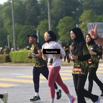 Runner Photo 6810322